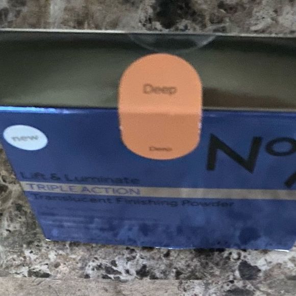 No7 Lift & luminate translucent finishing powder 10g/0.35 oz Color DEEP New - Picture 2 of 4